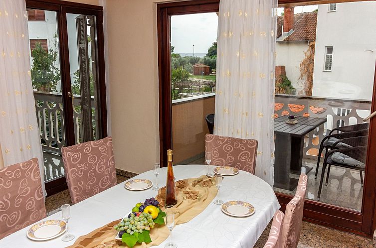 Appartement Wohnung in Fažana mit Grill, Garten und Terrass