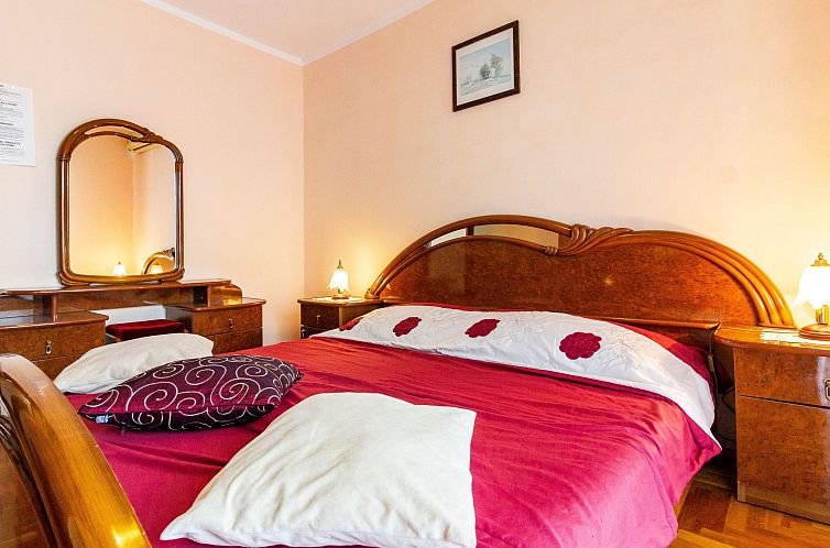 Appartement Wohnung in Fažana mit Grill, Garten und Terrass