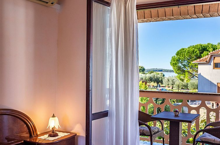 Appartement Wohnung in Fažana mit Grill, Garten und Terrass