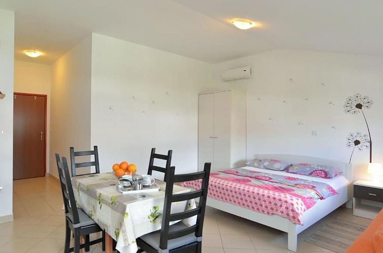 Appartement Studio mit Balkon