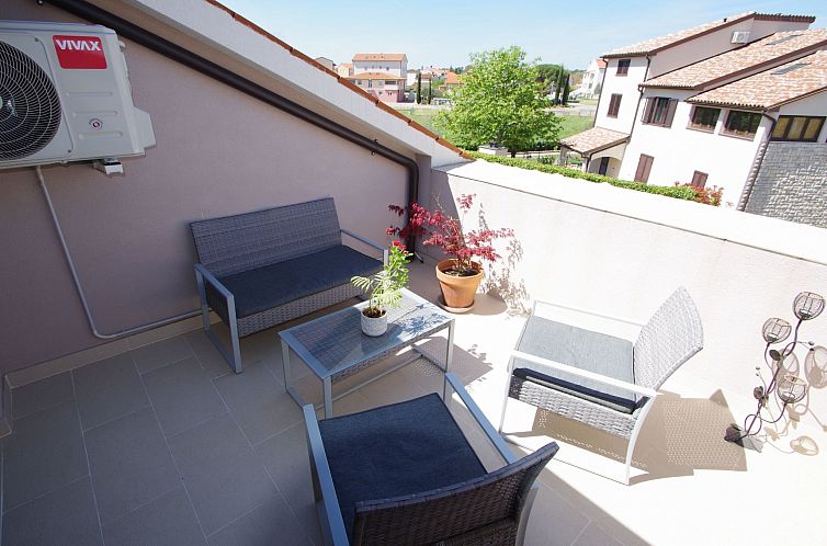Appartement in Valbandon mit schönem Balkon