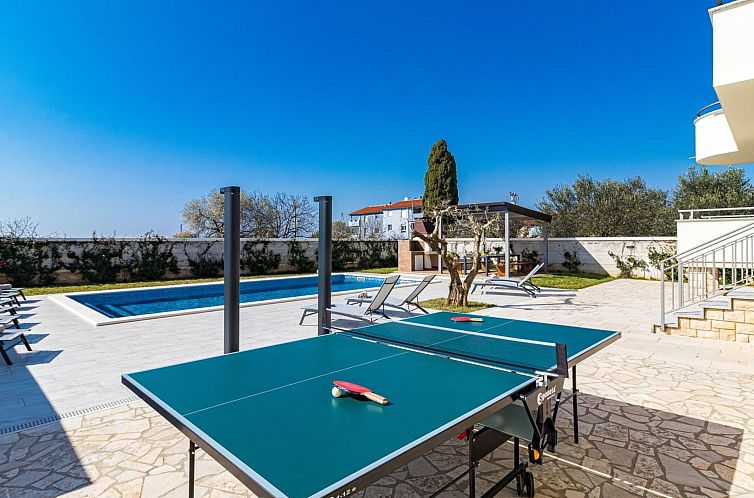 Vakantiehuis Ferienvilla "Villa Berg" mit privatem Pool