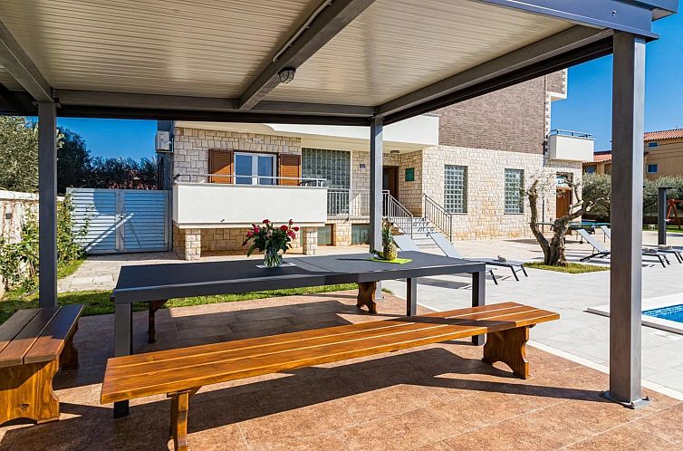 Vakantiehuis Ferienvilla "Villa Berg" mit privatem Pool