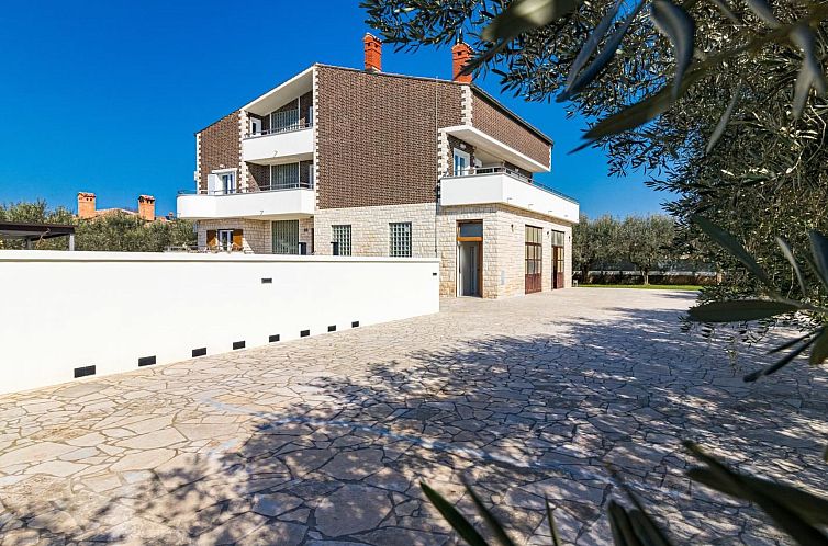 Vakantiehuis Ferienvilla "Villa Berg" mit privatem Pool