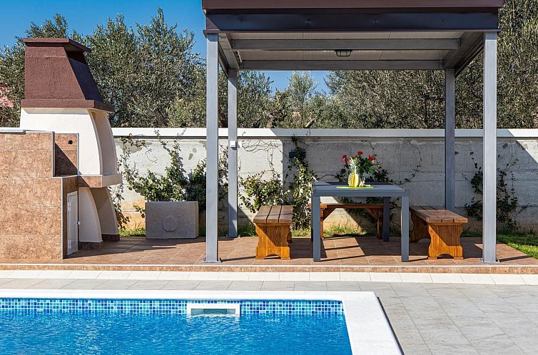 Vakantiehuis Ferienvilla "Villa Berg" mit privatem Pool