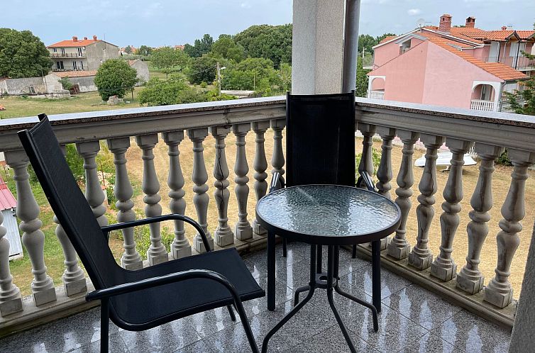 Appartement Appartement in Fažana mit Garten und Grill