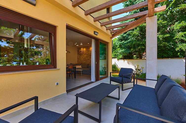 Vakantiehuis Haus in Fažana mit Terrasse und schöner Aussi