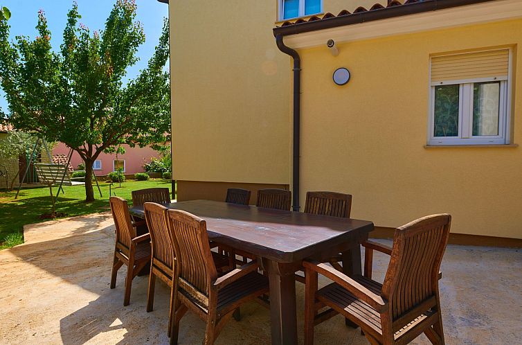 Vakantiehuis Haus in Fažana mit Terrasse und schöner Aussi