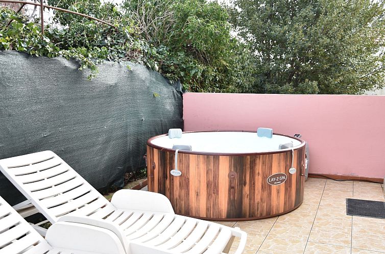 Vakantiehuis Ruhiges Ferienhaus mit Balkon und Garten