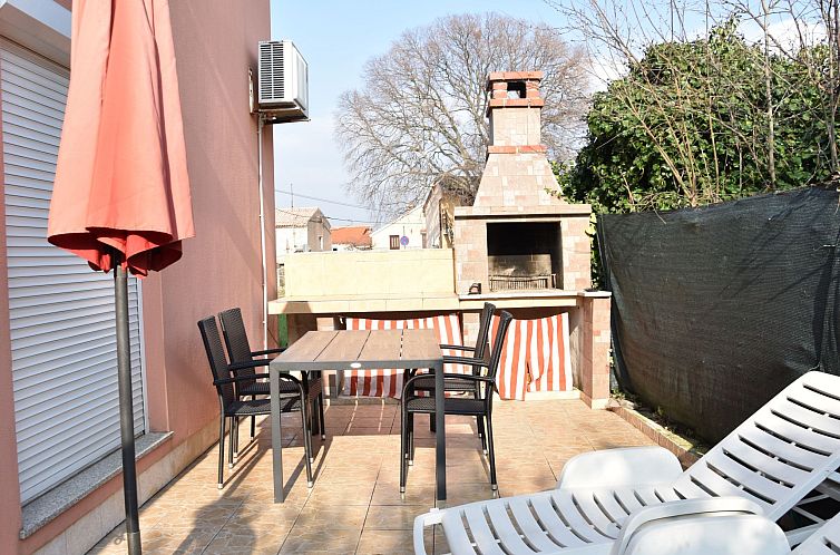 Vakantiehuis Ruhiges Ferienhaus mit Balkon und Garten