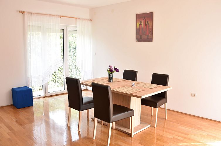 Vakantiehuis Ruhiges Ferienhaus mit Balkon und Garten