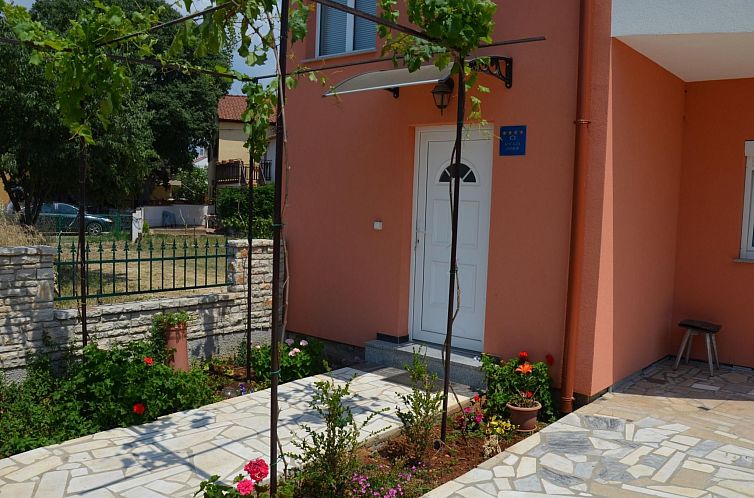 Vakantiehuis Ruhiges Ferienhaus mit Balkon und Garten