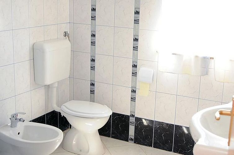 Vakantiehuis Ruhiges Ferienhaus mit Balkon und Garten