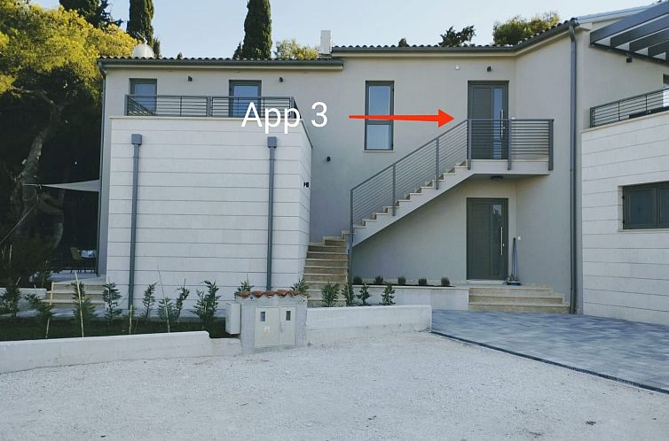 Appartement im Dorf Valbandon, 800 m vom Strand entfernt