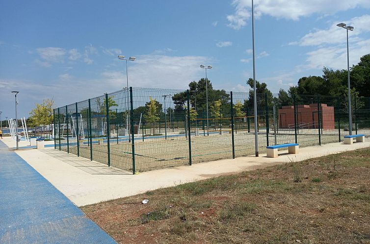 Appartement im Dorf Valbandon, 800 m vom Strand entfernt