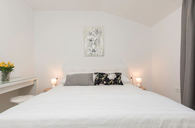 Appartement im Dorf Valbandon, 800 m vom Strand entfernt