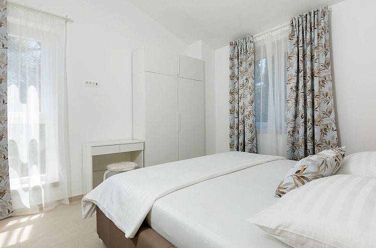 Appartement im Dorf Valbandon, 800 m vom Strand entfernt