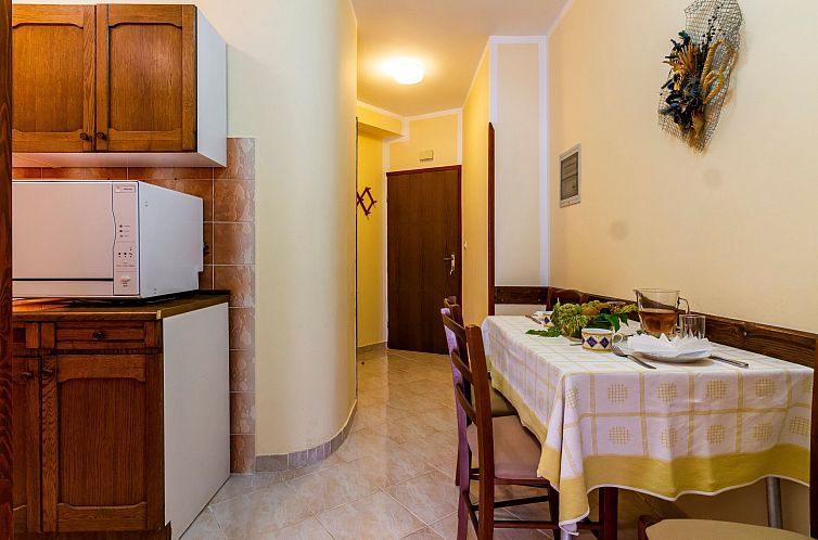 Appartement Appartement in Fažana mit Möbliertem Balkon