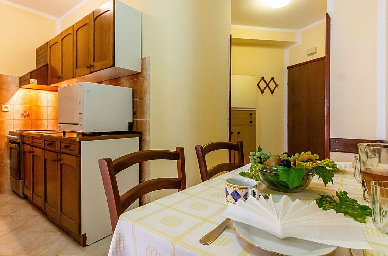 Appartement Appartement in Fažana mit Möbliertem Balkon