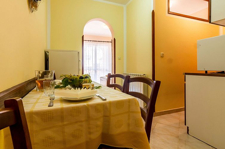 Appartement Appartement in Fažana mit Möbliertem Balkon