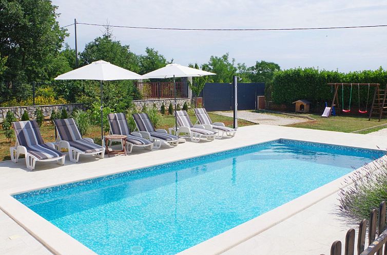 Vakantiehuis Geräumiges Ferienhaus mit 4 Schlafzimmern und 