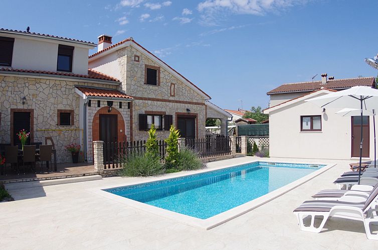 Vakantiehuis Geräumiges Ferienhaus mit 4 Schlafzimmern und 