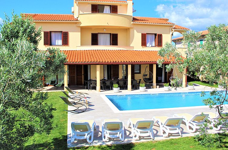 Vakantiehuis Gemütliches Ferienhaus mit Terrasse und Meerbl