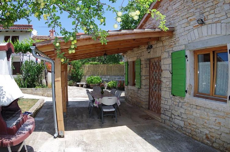 Vakantiehuis "Elvis", Dorf Sveti Kirn