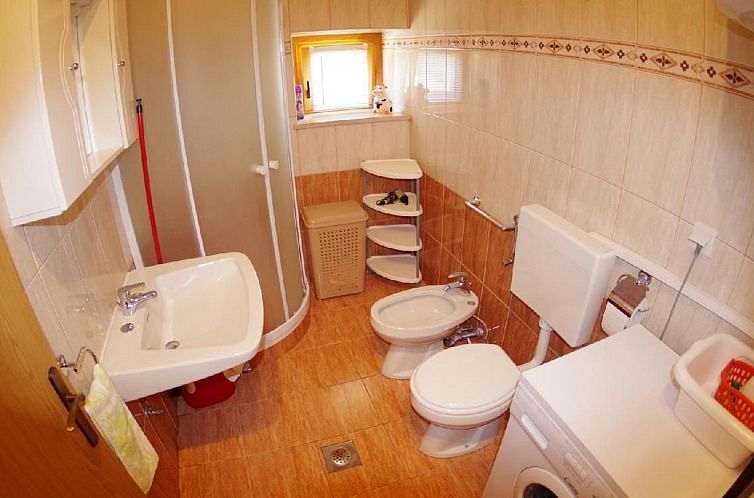 Vakantiehuis "Elvis", Dorf Sveti Kirn