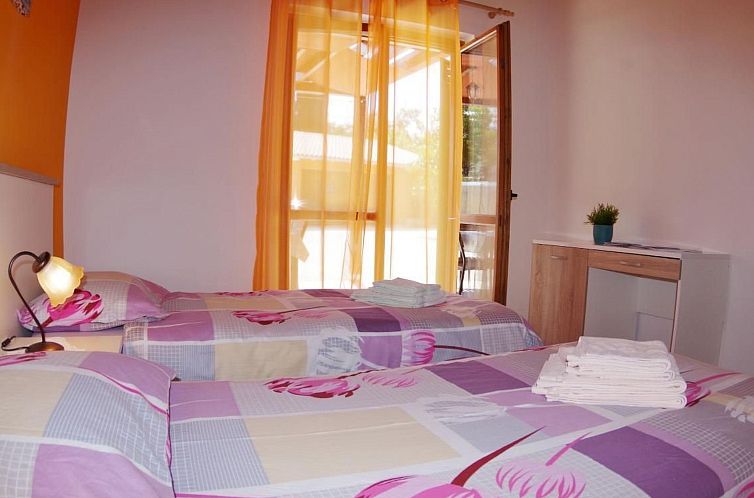 Vakantiehuis "Elvis", Dorf Sveti Kirn