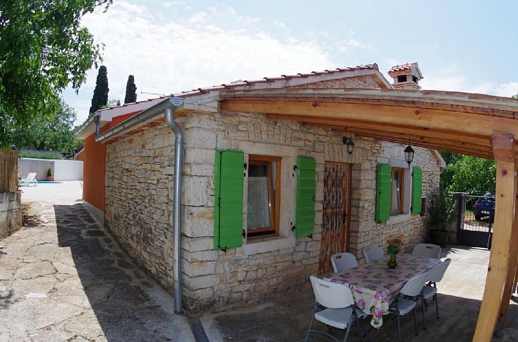 Vakantiehuis "Elvis", Dorf Sveti Kirn