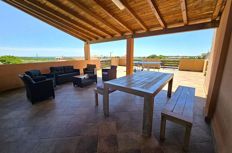 Vakantiehuis Sehr geräumige Villa mit Pool