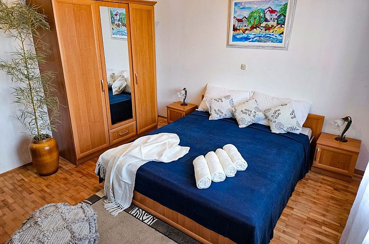 Vakantiehuis Sehr geräumige Villa mit Pool