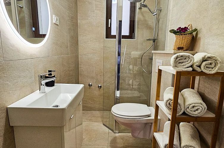 Vakantiehuis Sehr geräumige Villa mit Pool