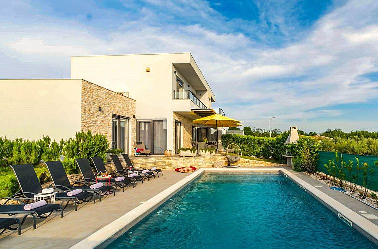 Vakantiehuis Neue New Villa Lana 40m2 Schwimmbad, Sauna, Whi