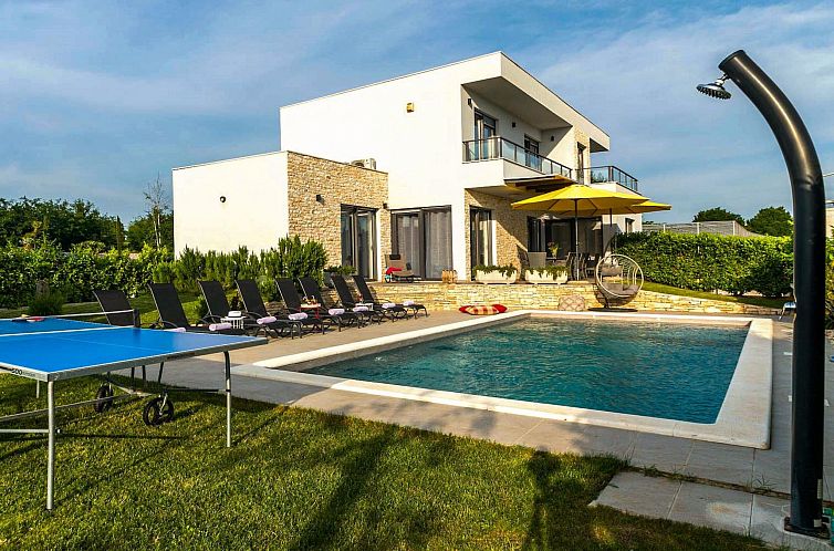 Vakantiehuis Neue New Villa Lana 40m2 Schwimmbad, Sauna, Whi