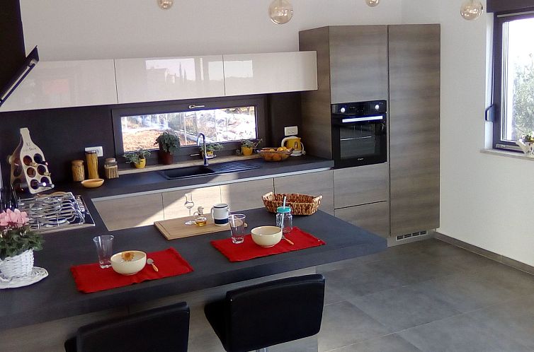 Vakantiehuis Neue New Villa Lana 40m2 Schwimmbad, Sauna, Whi