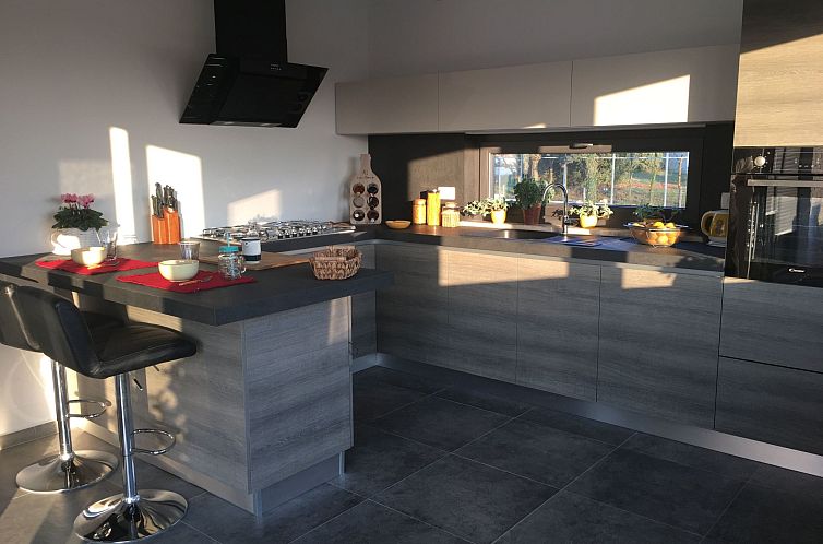 Vakantiehuis Neue New Villa Lana 40m2 Schwimmbad, Sauna, Whi