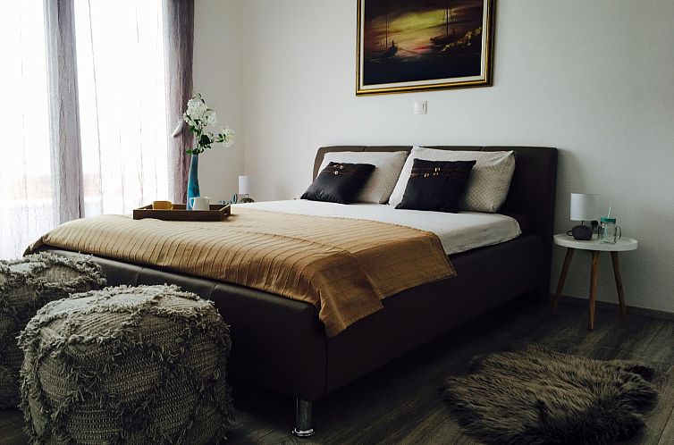 Vakantiehuis Neue New Villa Lana 40m2 Schwimmbad, Sauna, Whi