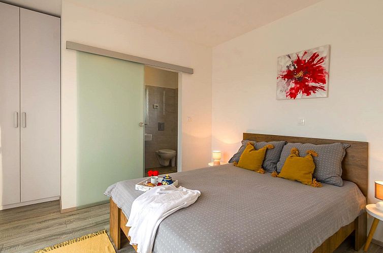 Vakantiehuis Neue New Villa Lana 40m2 Schwimmbad, Sauna, Whi