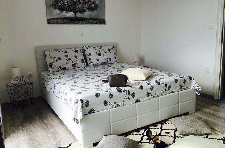Vakantiehuis Neue New Villa Lana 40m2 Schwimmbad, Sauna, Whi