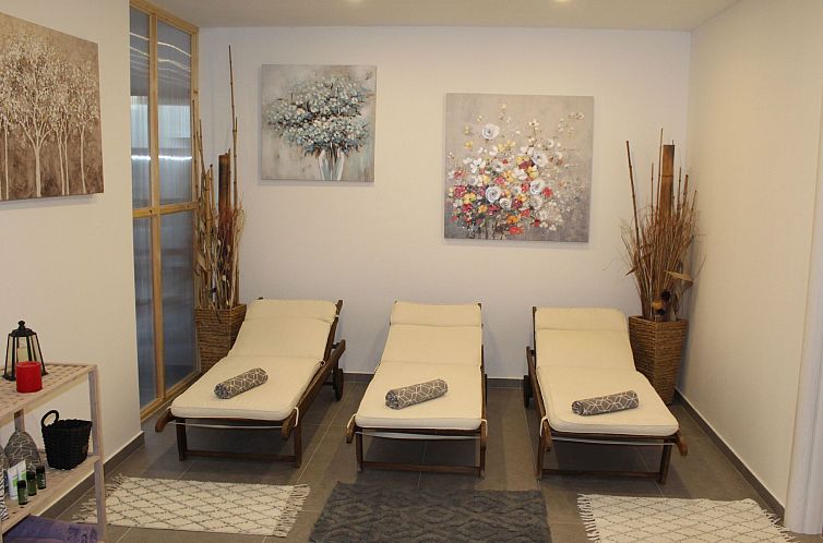 Vakantiehuis Neue New Villa Lana 40m2 Schwimmbad, Sauna, Whi
