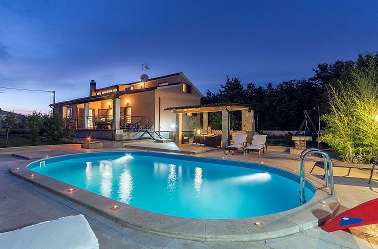 Vakantiehuis Ferienvilla "Lucija"