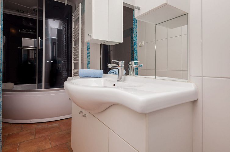 Vakantiehuis Mirjana mit eingezäuntem Garten