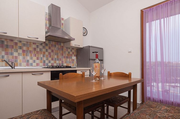Vakantiehuis Mirjana mit eingezäuntem Garten