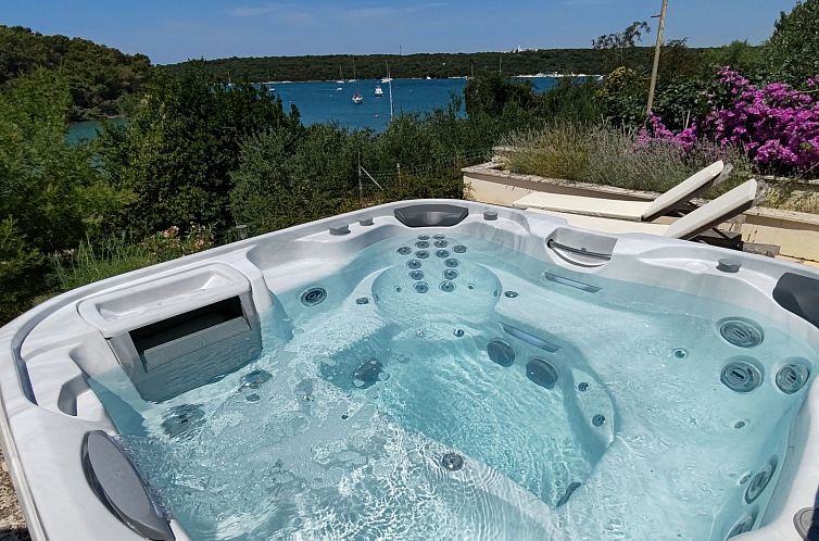 Appartement Haus Rina Banjole mit Whirlpool und Garten