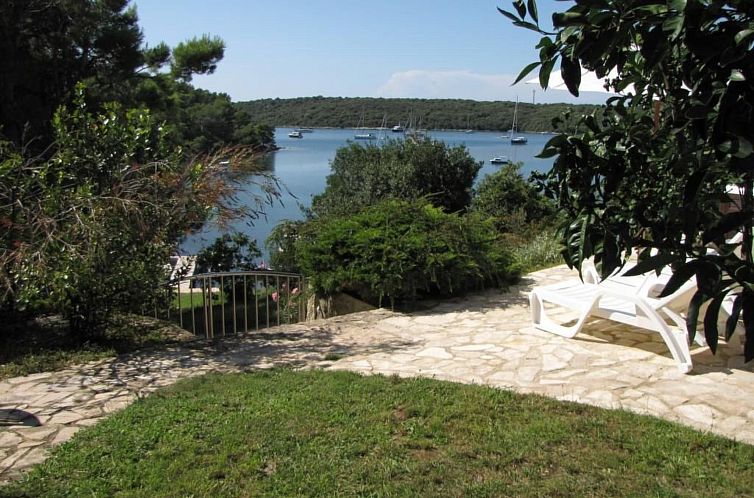 Appartement Haus Rina Banjole mit Whirlpool und Garten