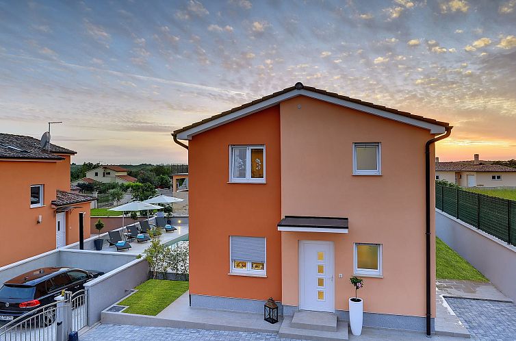 Vakantiehuis Ferienvilla mit Garten, Grill und Terrasse