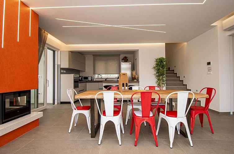 Vakantiehuis Schöne Villa im Dorf Ližnjan