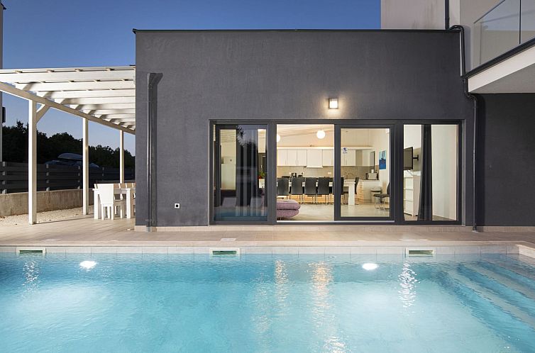 Vakantiehuis Villa Sole am Meer mit Pool, Sauna, Whirlpool
